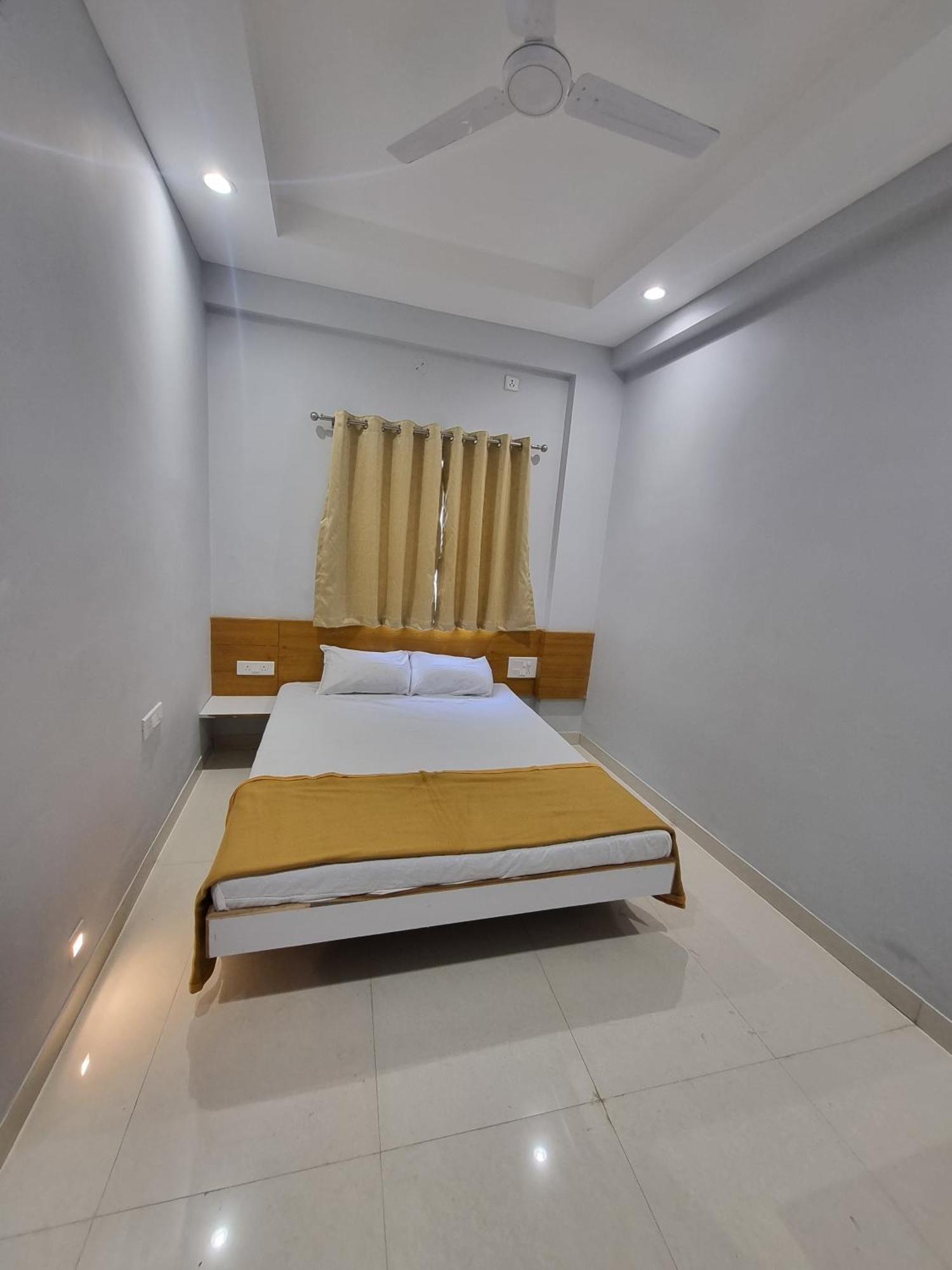 Vivanta Inn Lodge, Solapur Dış mekan fotoğraf